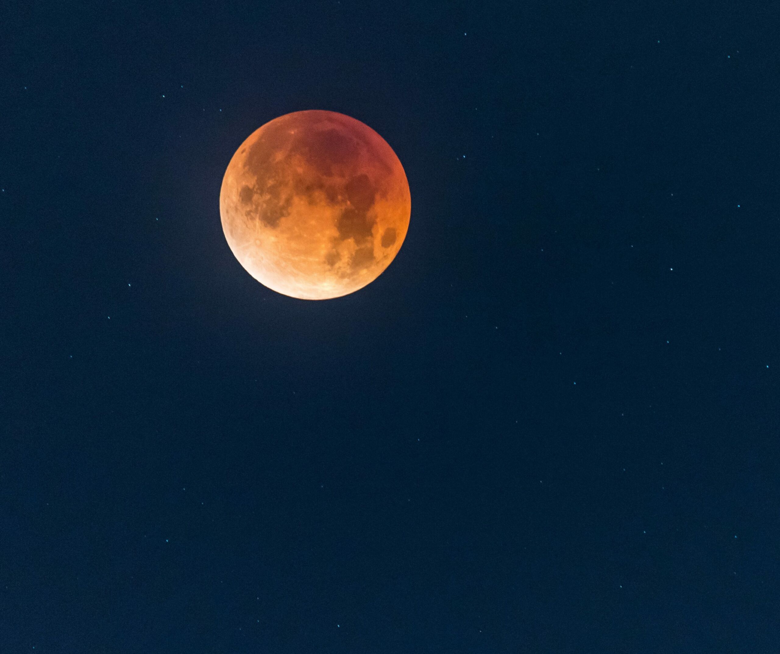 A total lunar eclipse similar to what can be observed on May 26.